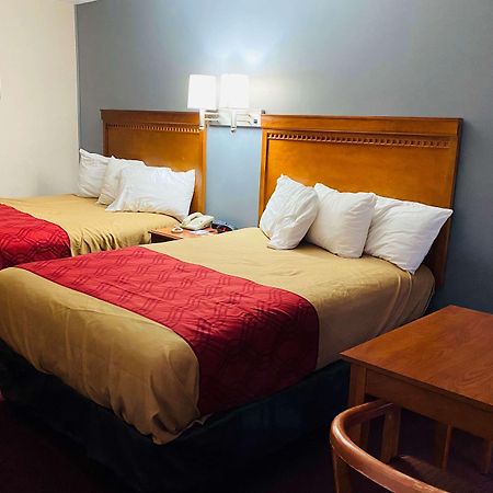 Baymont By Wyndham Lac George Extérieur photo