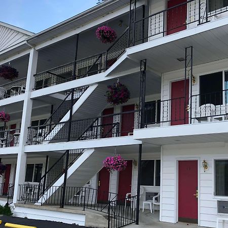 Baymont By Wyndham Lac George Extérieur photo