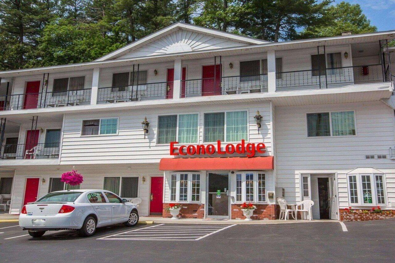 Baymont By Wyndham Lac George Extérieur photo