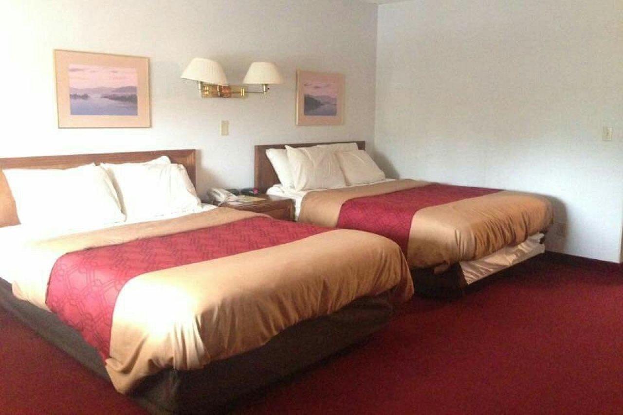Baymont By Wyndham Lac George Extérieur photo
