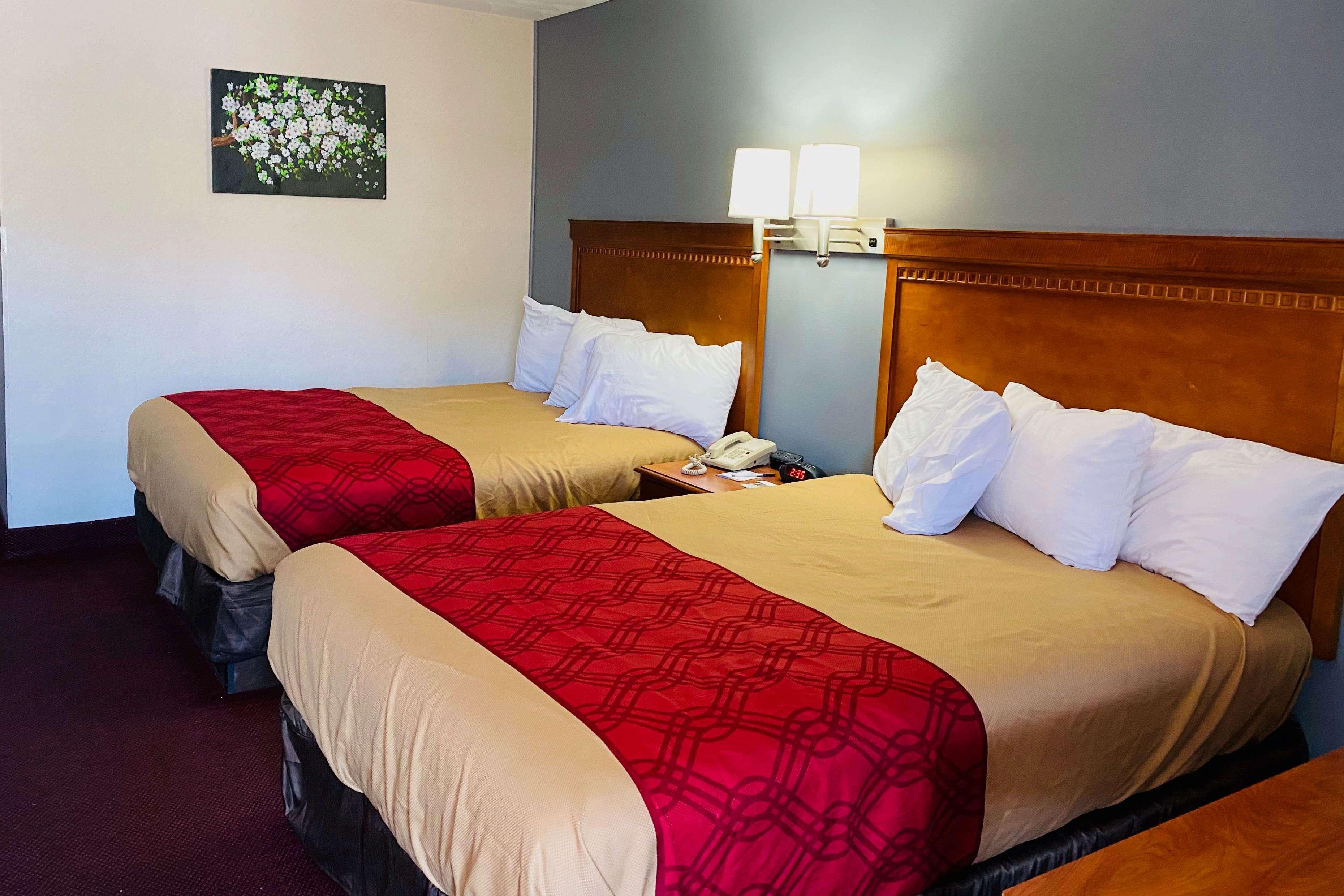 Baymont By Wyndham Lac George Extérieur photo
