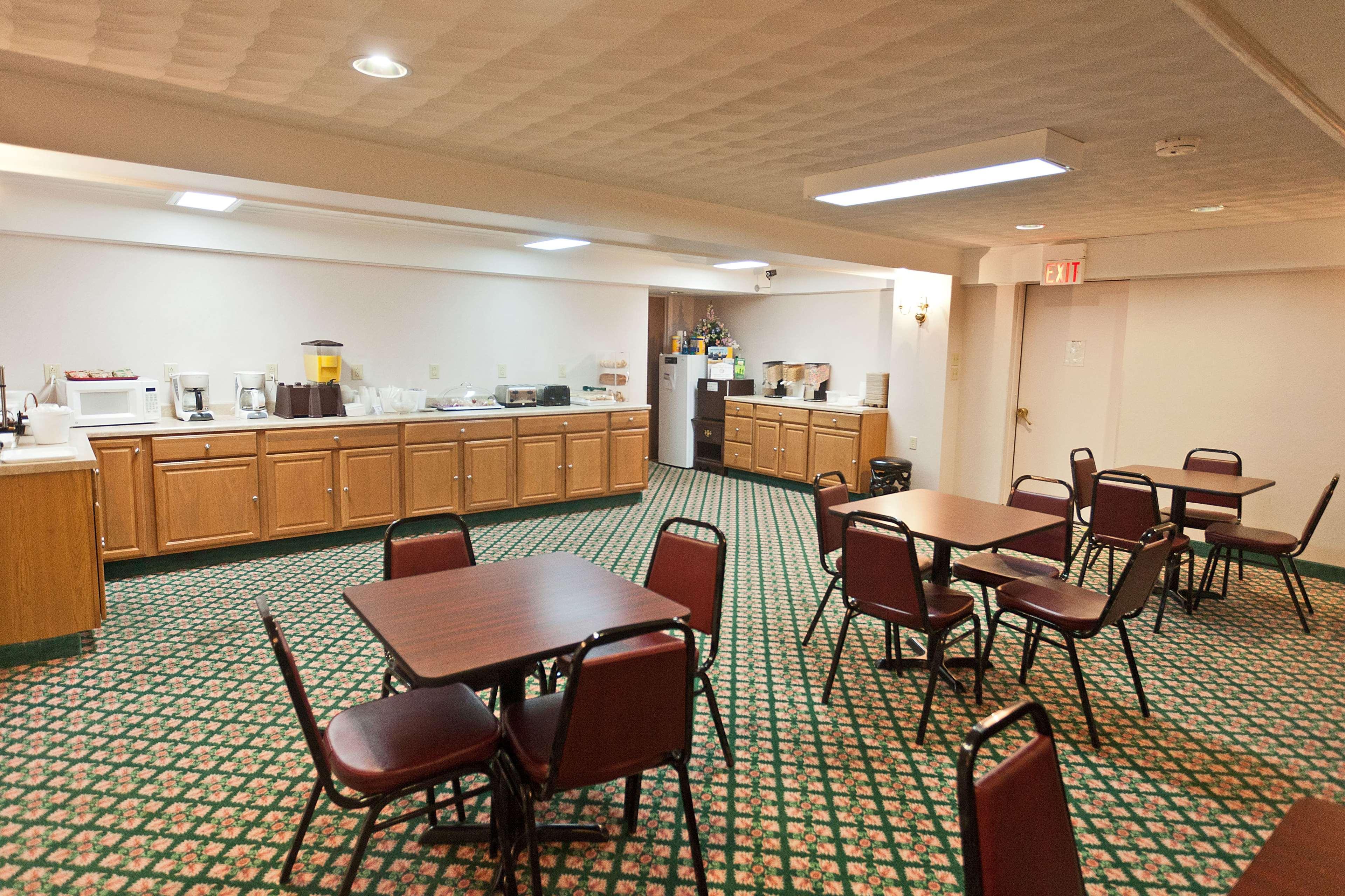 Baymont By Wyndham Lac George Extérieur photo