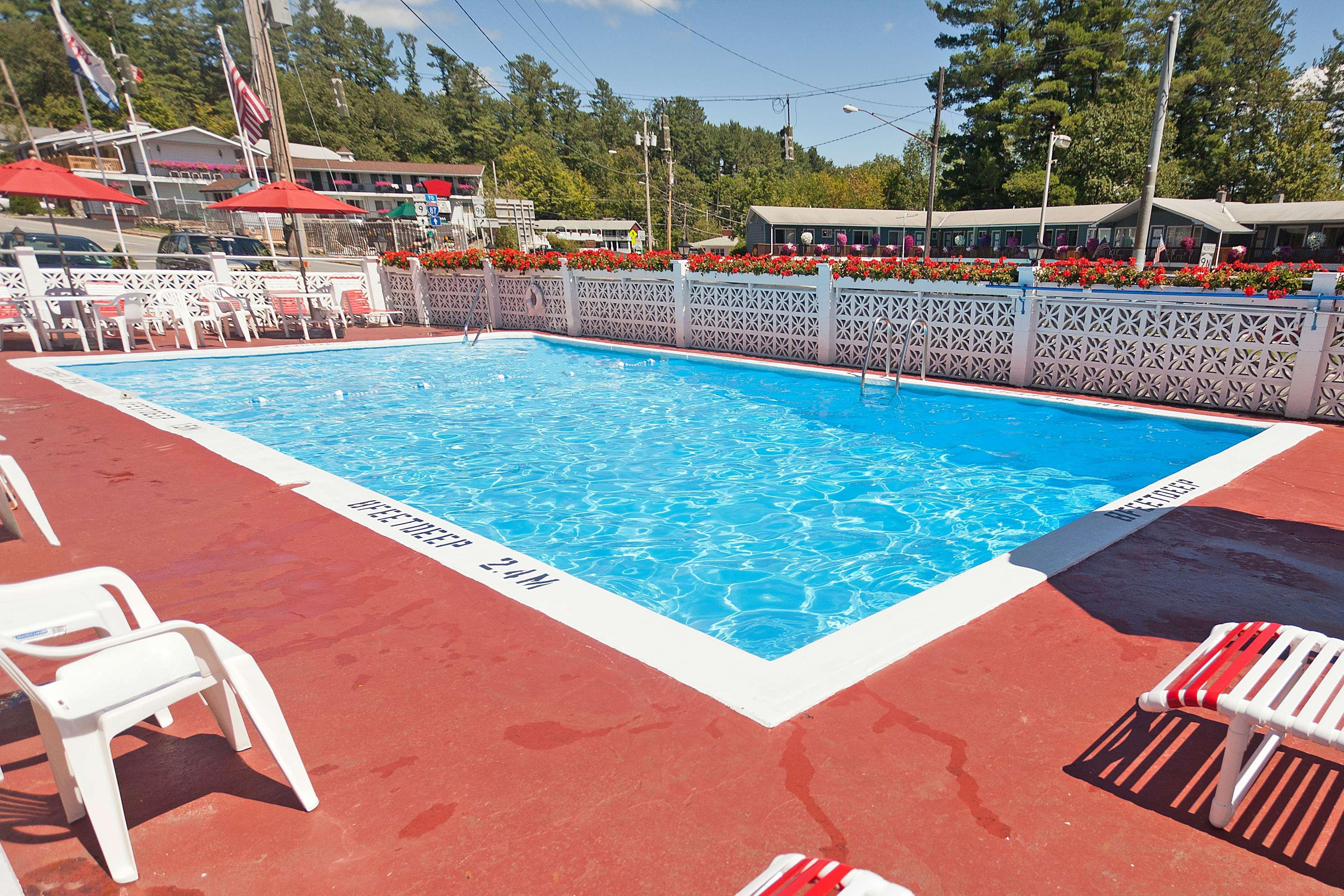 Baymont By Wyndham Lac George Extérieur photo