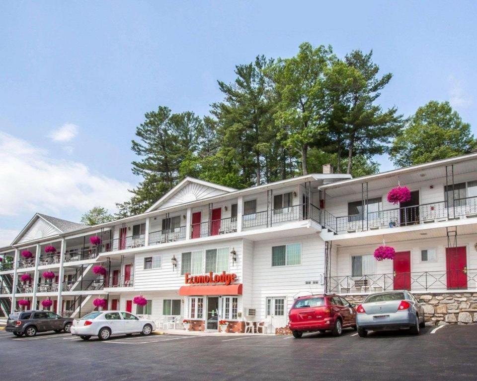 Baymont By Wyndham Lac George Extérieur photo