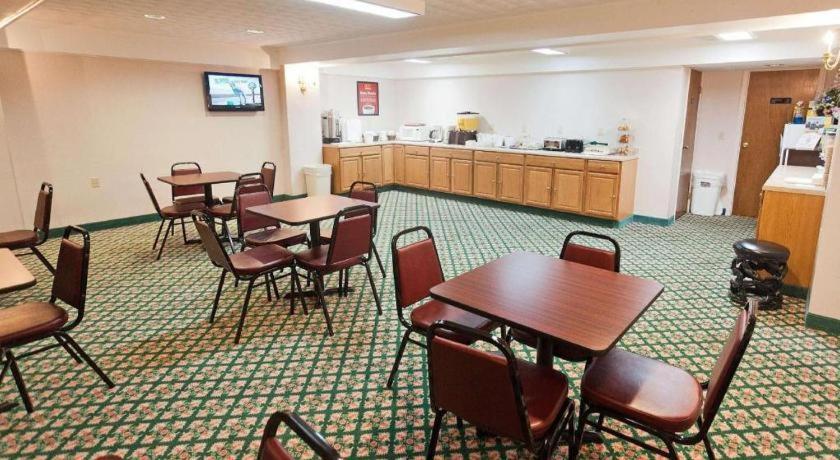 Baymont By Wyndham Lac George Extérieur photo