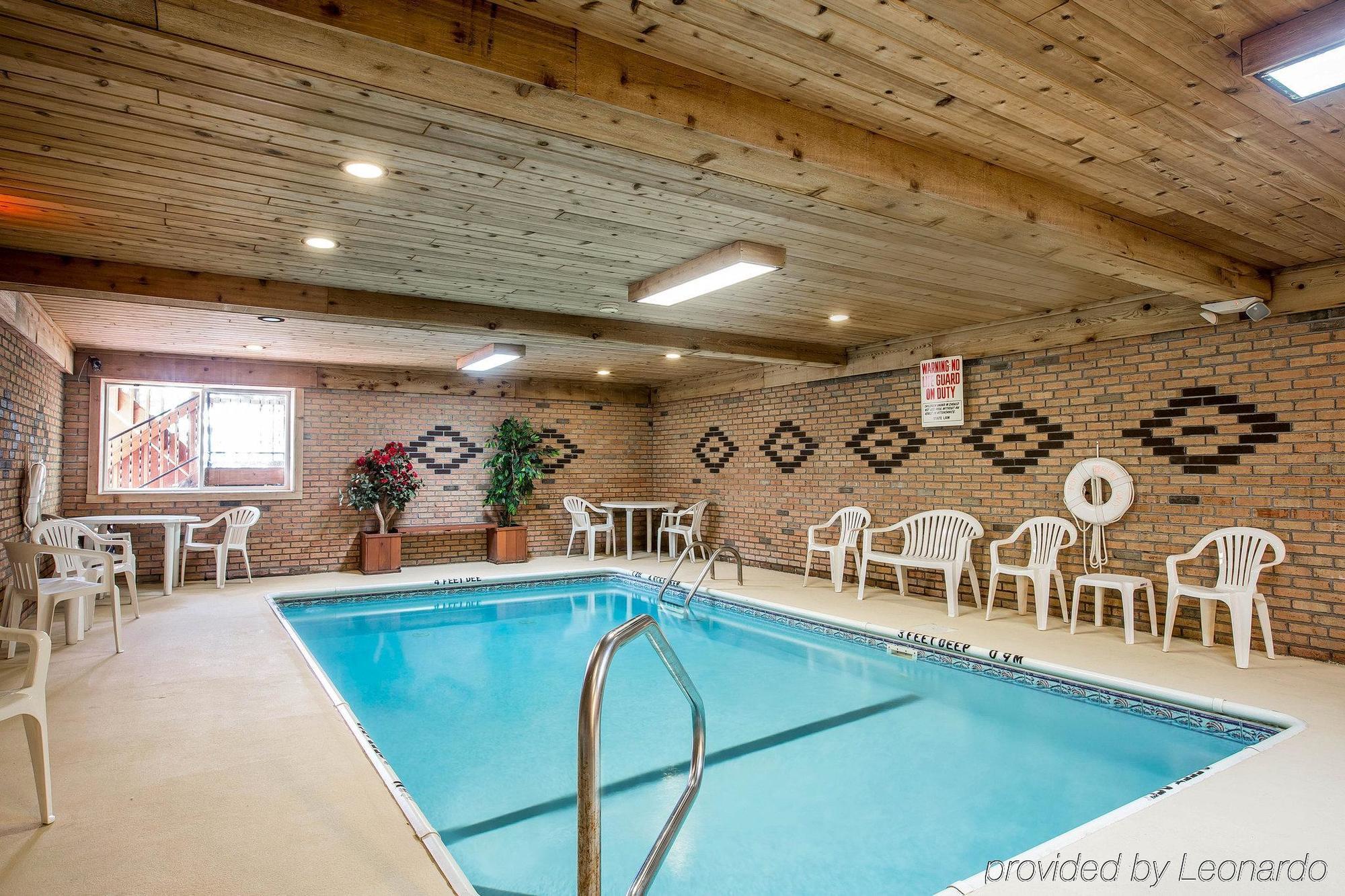 Baymont By Wyndham Lac George Extérieur photo