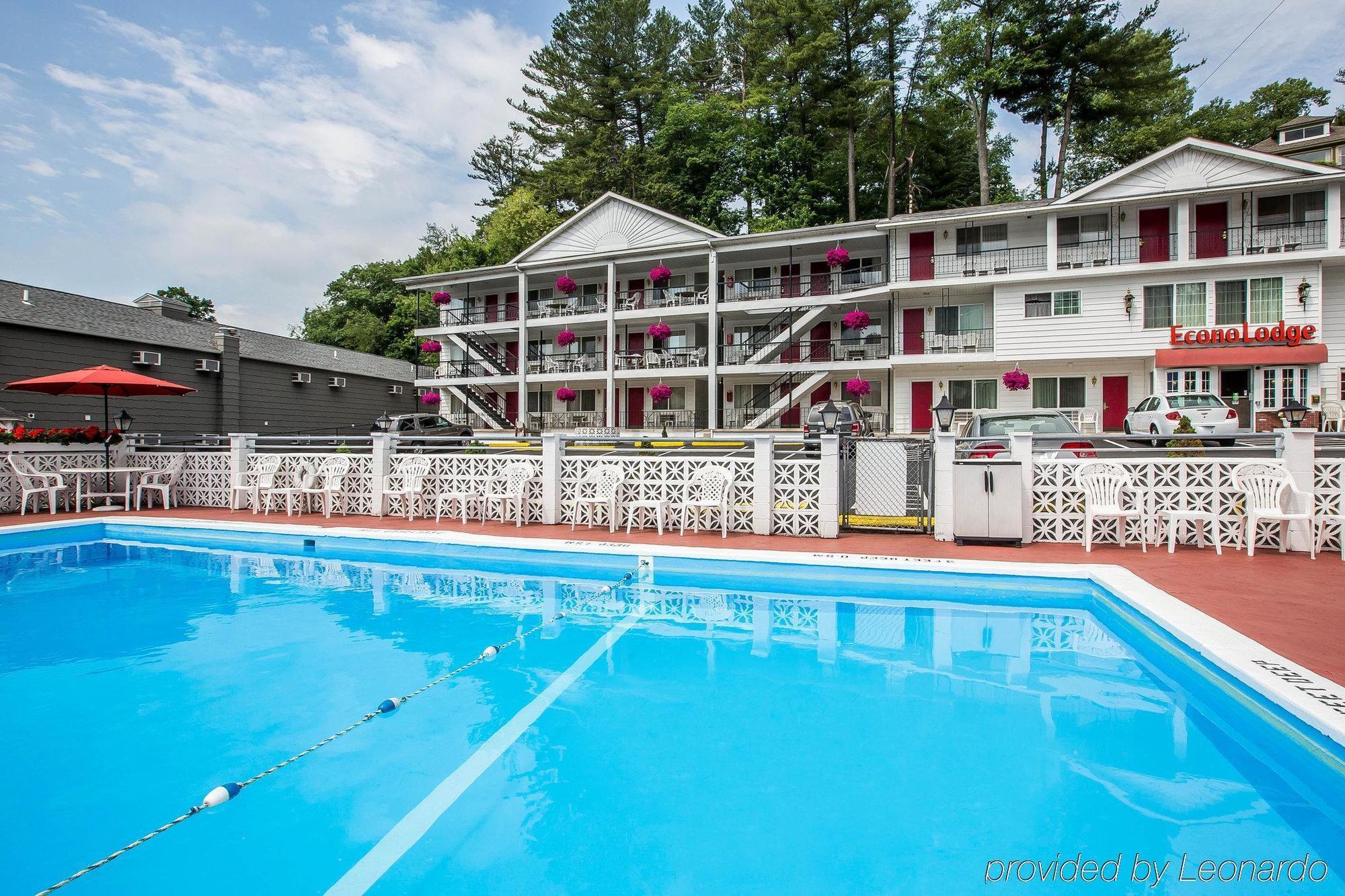 Baymont By Wyndham Lac George Extérieur photo
