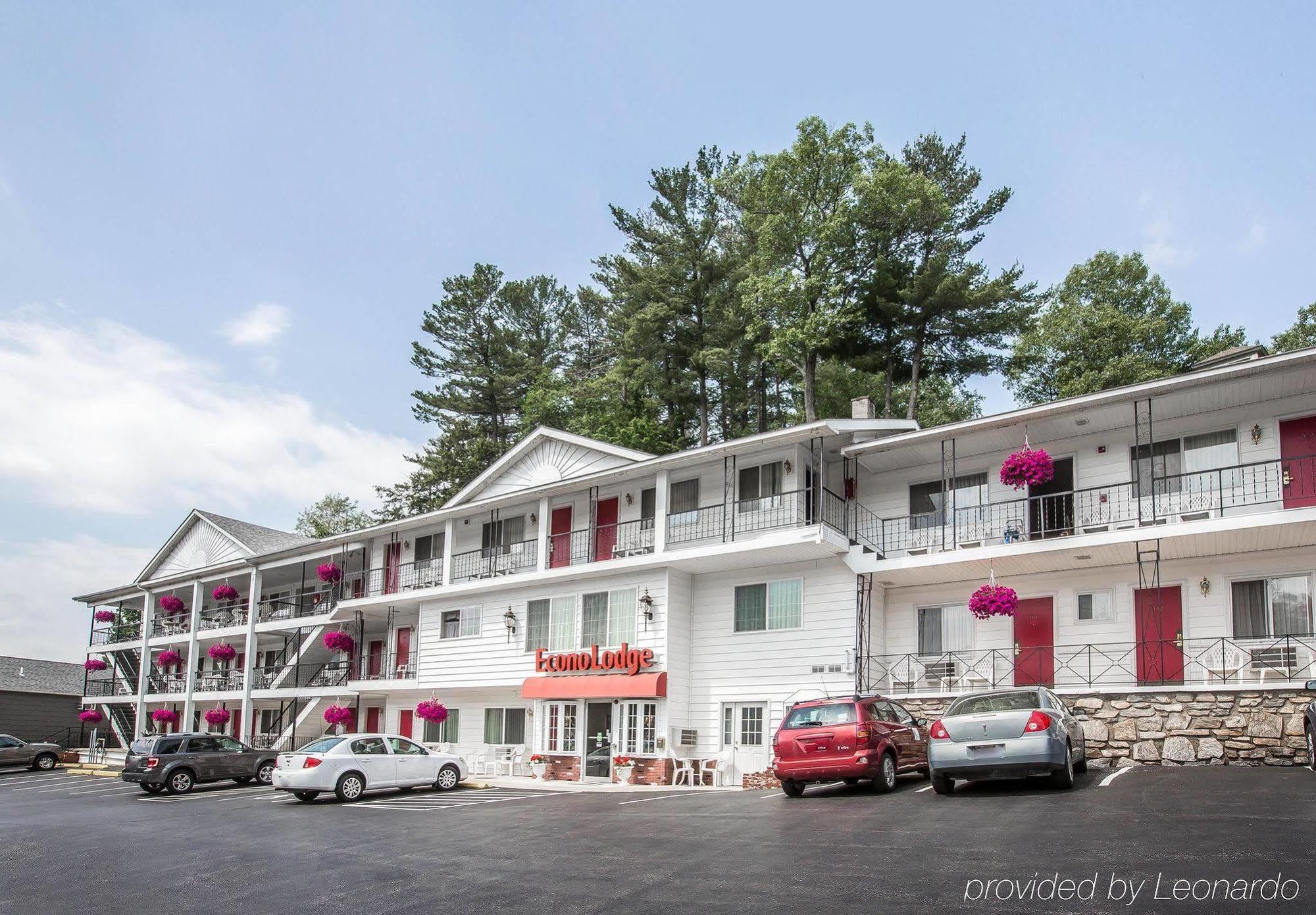 Baymont By Wyndham Lac George Extérieur photo