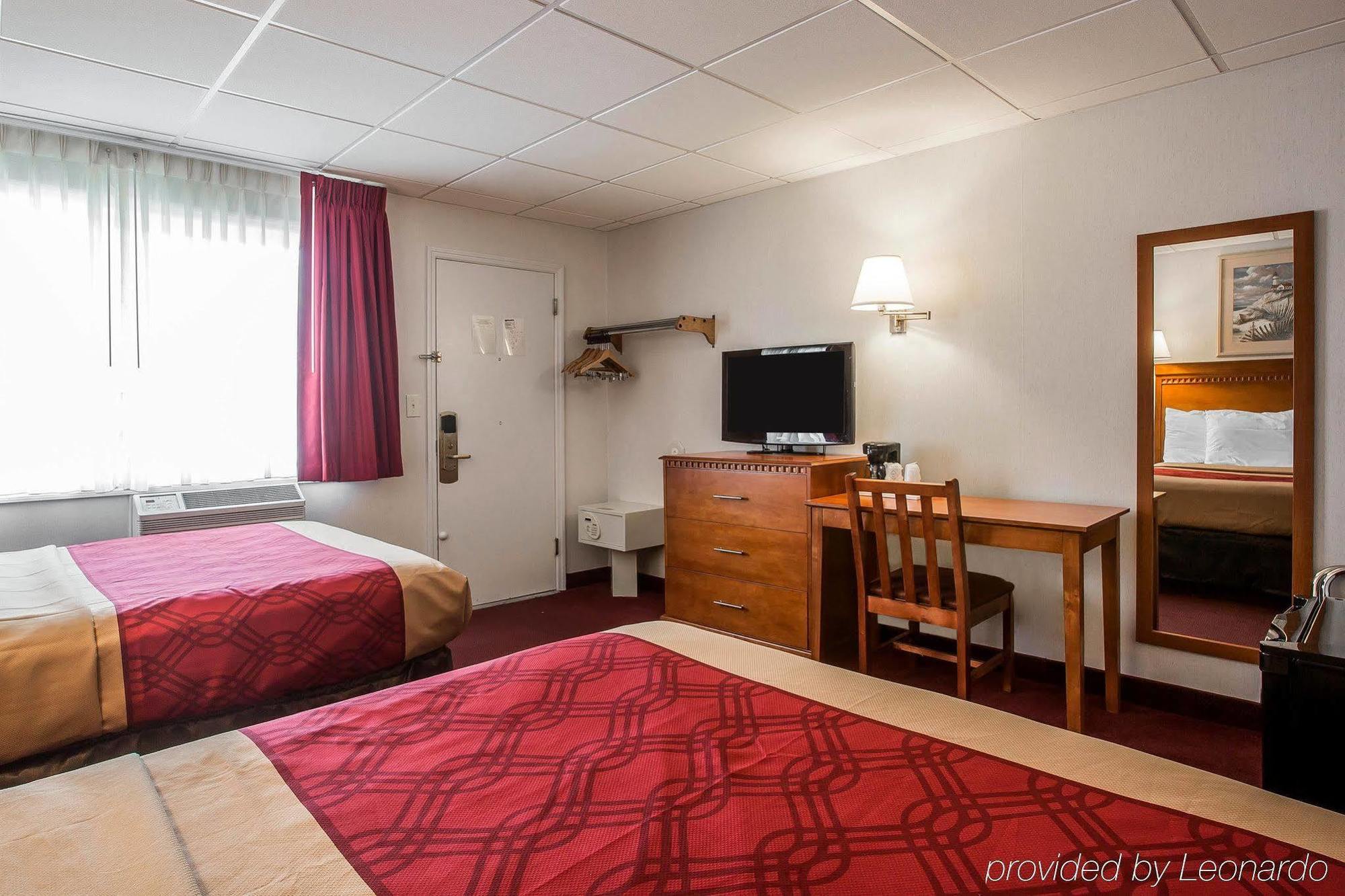 Baymont By Wyndham Lac George Extérieur photo