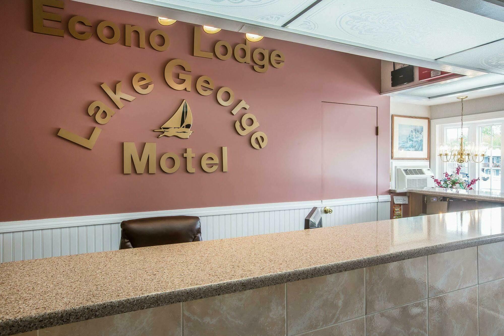 Baymont By Wyndham Lac George Extérieur photo