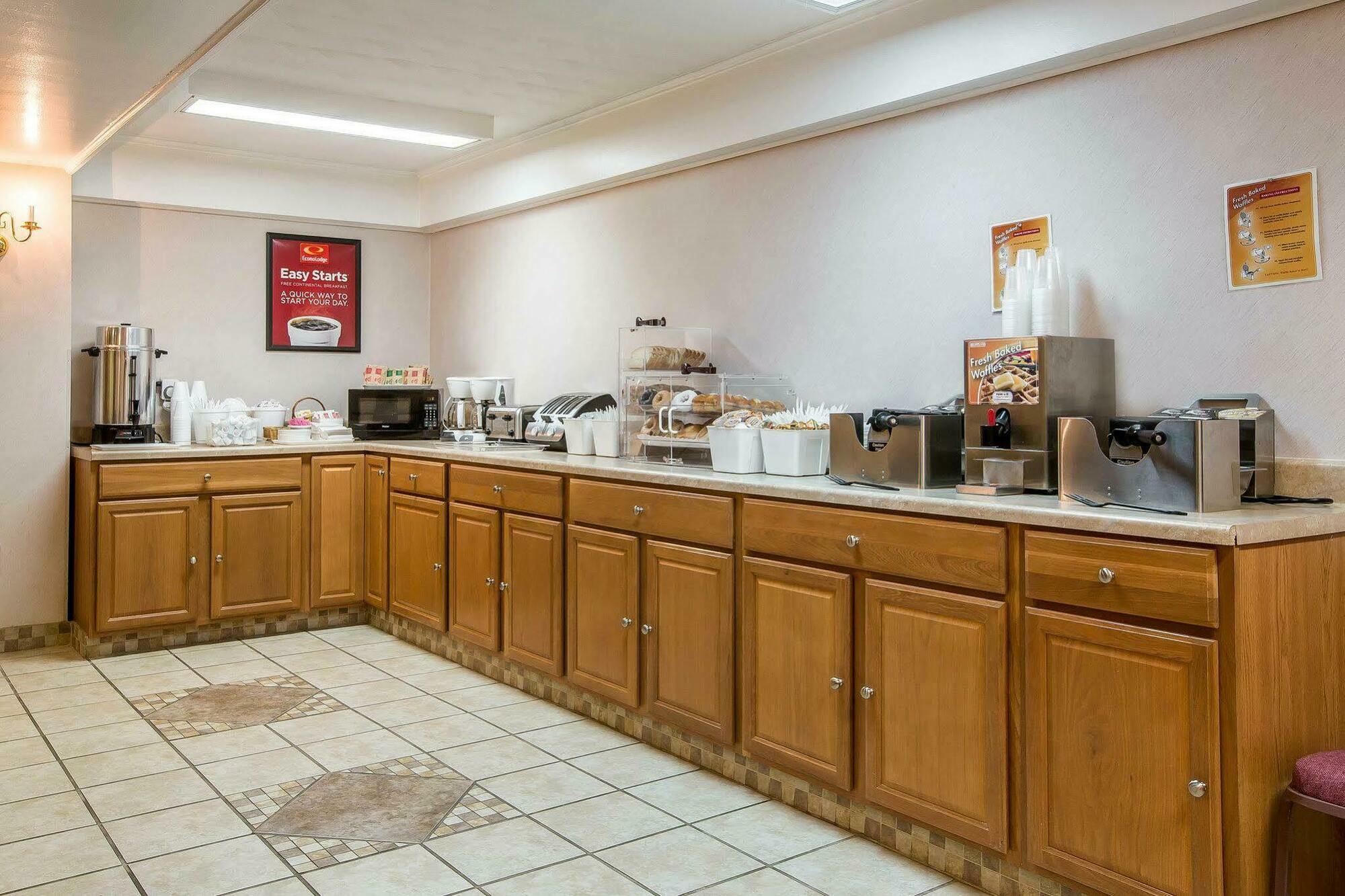 Baymont By Wyndham Lac George Extérieur photo